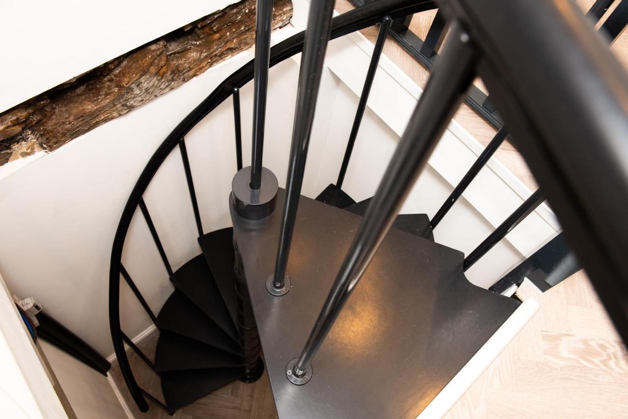 Modern Finish To A Historic Brewers House, Derby Villa Exterior photo